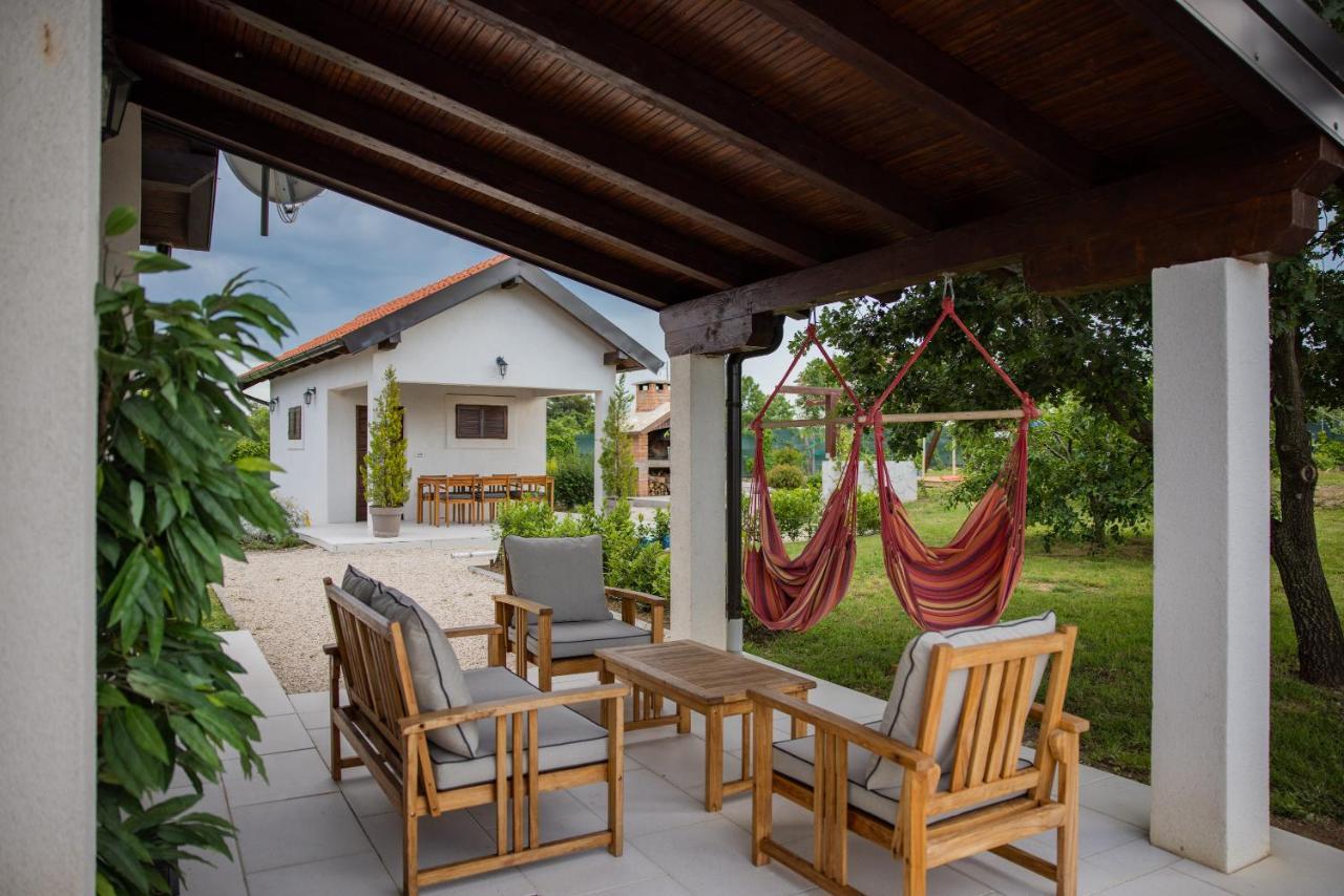 Villa Ena With Pool & Jacuzzi Donji Kasic Экстерьер фото