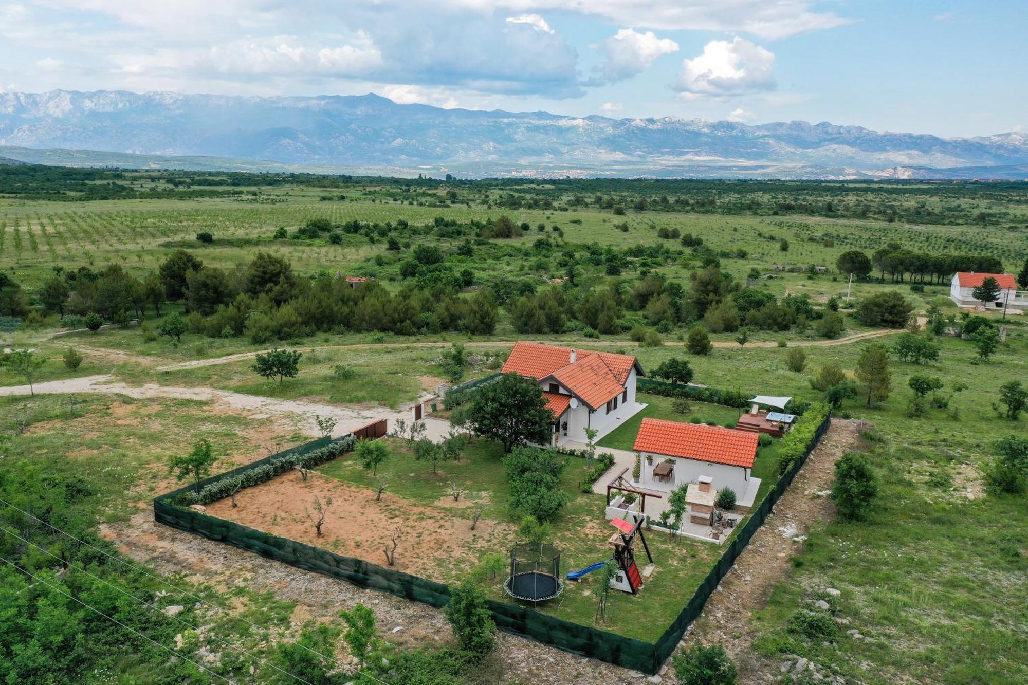 Villa Ena With Pool & Jacuzzi Donji Kasic Экстерьер фото